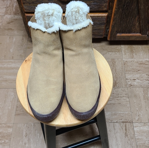 Boots - Picture 3 of 5